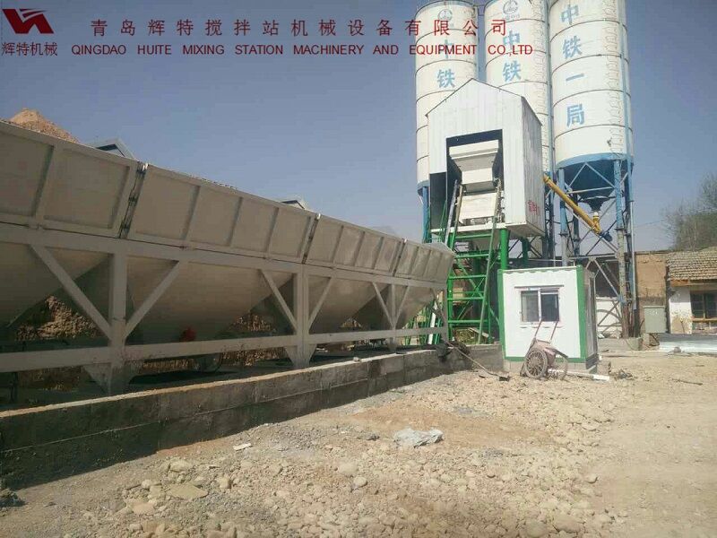 輝特攪拌站50站采用計算機(jī)加儀表的控制系統(tǒng)，計算速度快